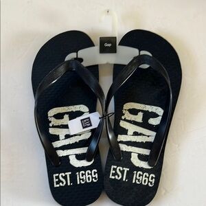 New Gap Logo Men’s Flip Flops